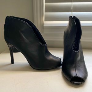 Black heeled shoes